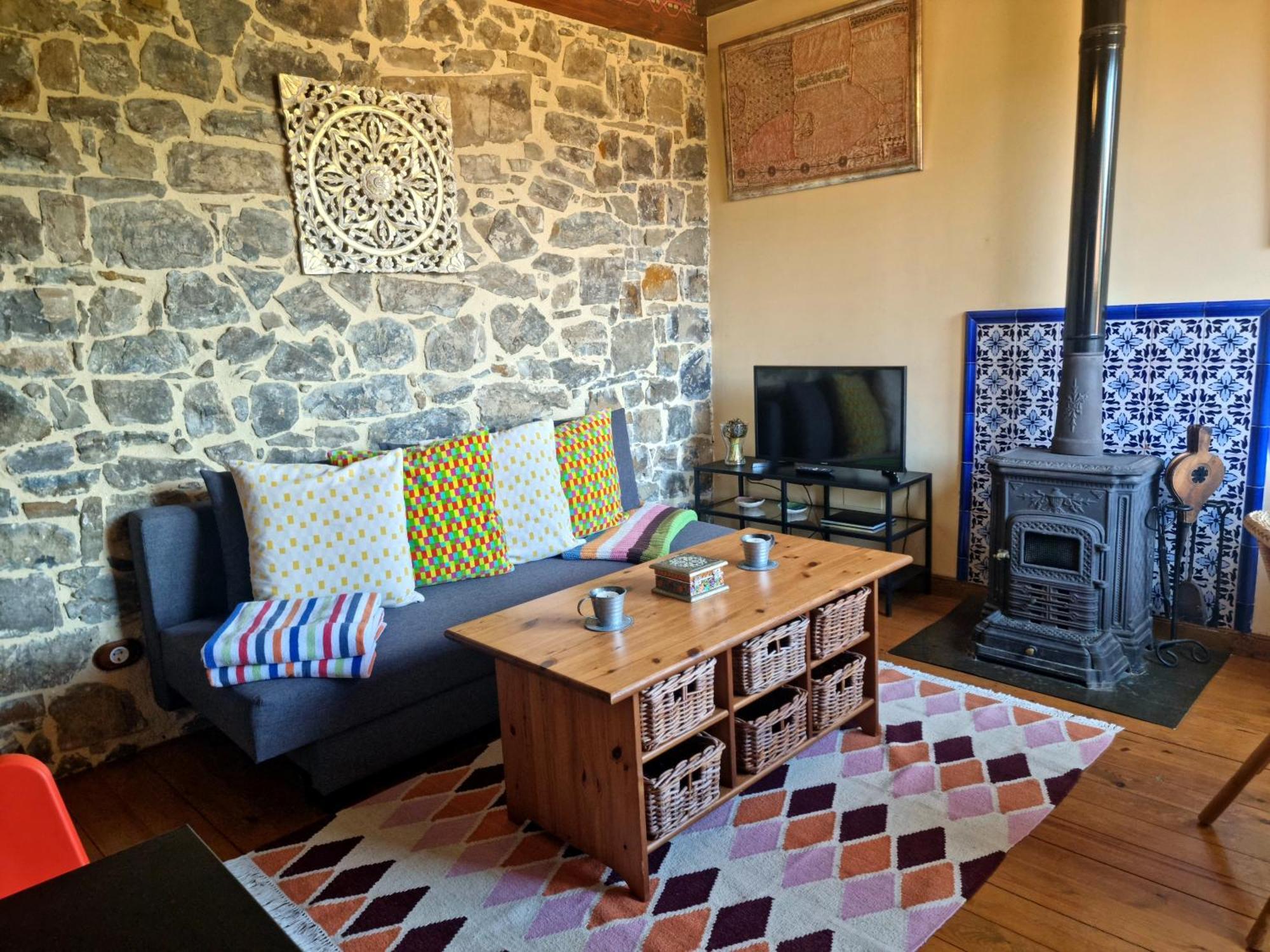 La Casa De Las Chimeneas Tudes المظهر الخارجي الصورة